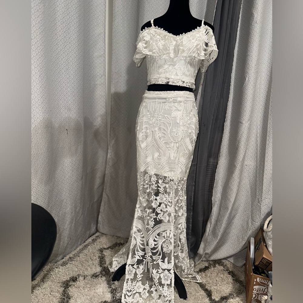 Lace 2 Piece Maxi Skirt Set White